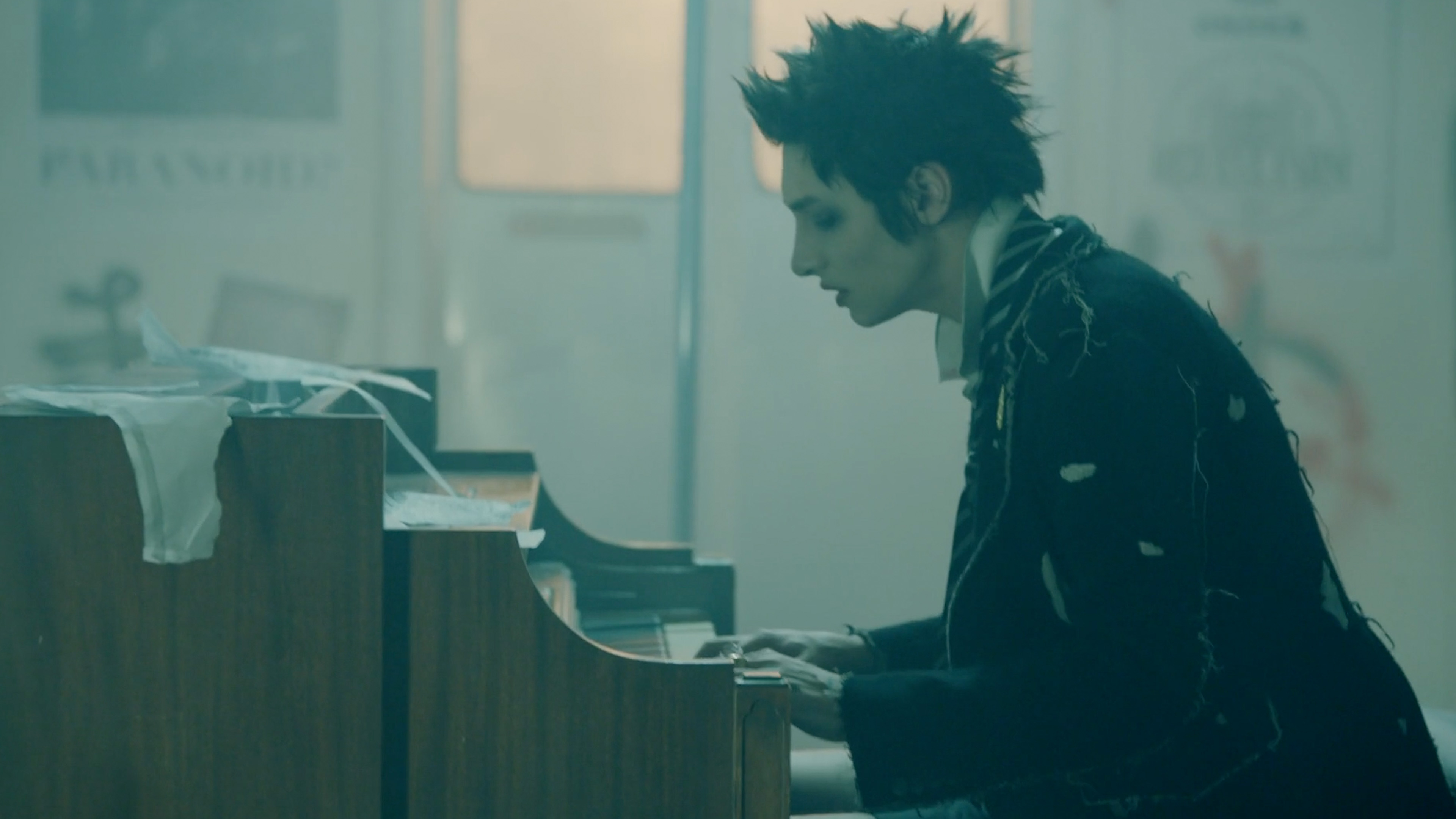 Palaye Royale – Paranoid
