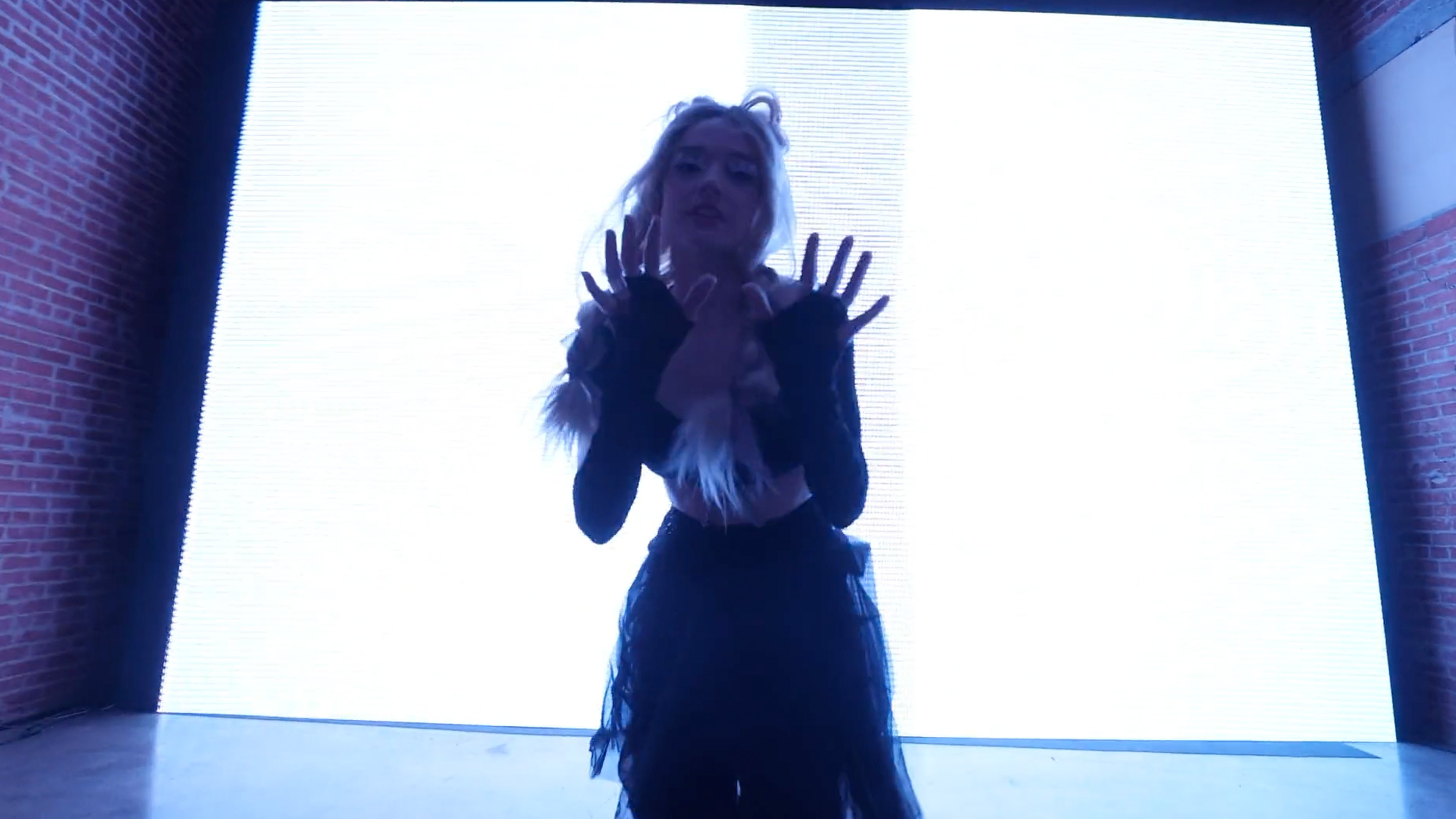 Poppy – Spit
