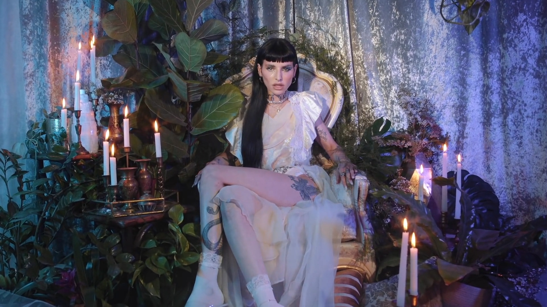 Lilith Czar – Lola