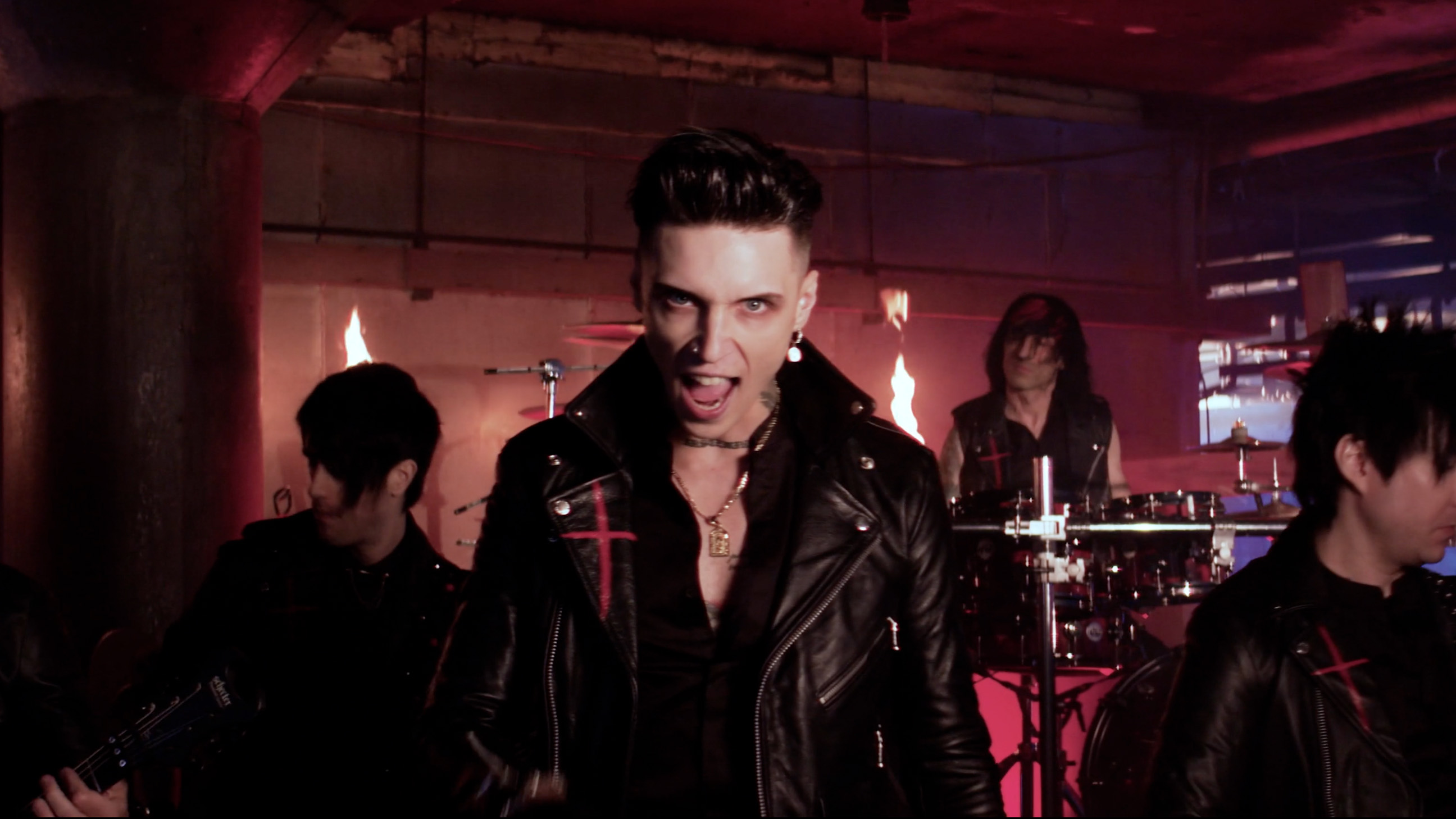 Black Veil Brides – Fields Of Bone